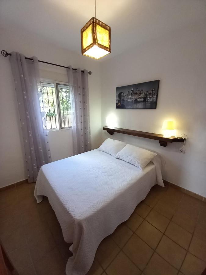 Apartamentos Cala Isabel Zahora Ngoại thất bức ảnh
